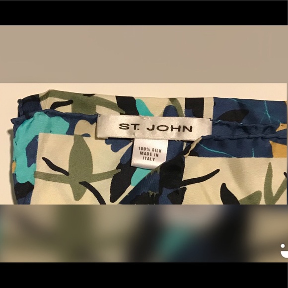 *SOLD* 🤎 St. John Floral Silk Scarf - Picture 2 of 3